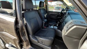  Mitsubishi Pajero IV 2 FACELIFFT 3.2 Di-D 4x4, 7 míst, automat foto 14